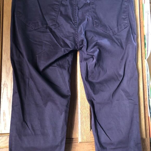 J Brand Mid Rise Straight Jeans Red Wine - 30 - Picture 8 of 11